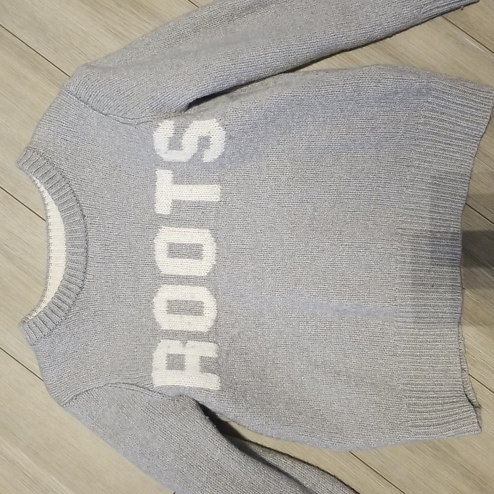 Roots sweater